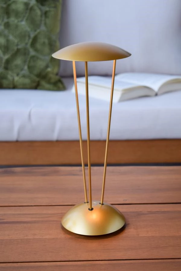 Lucide RENEE - Rechargeable Table lamp Indoor/Outdoor - Battery pack/batteries - Ø 12,3 cm - LED Dim. - 1x2,2W 2700K/3000K - IP54 - With wireless charging pad - Matt Gold / Brass - ambiance 2